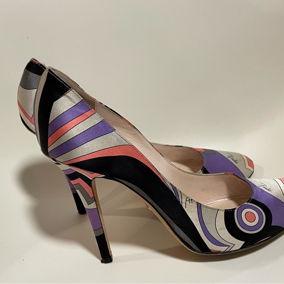 Emilio Pucci Psychedelic Pattern Pumps - Picture 12 of 14
